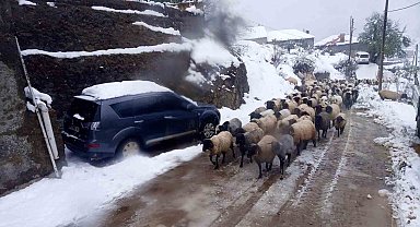 Giresun'da kar yağışı nedeniyle mahsur kalan çobanlar kurtarıldı