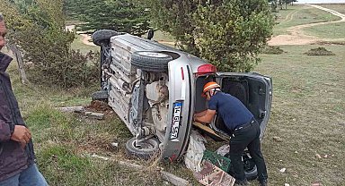 Gölköy'de kontrolden çıkan otomobil devrildi: 2 yaralı