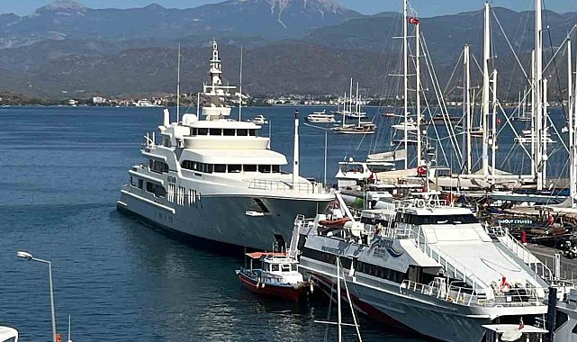 Göz kamaştıran mega yat 'Ecstasea' Fethiye'de