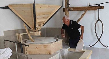 Gurbetten sılaya döndü, baba yadigarı su değirmenini yeniden çalıştırdı