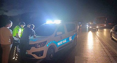 Hafif ticari araç ile motosiklet çarpıştı: 1 ağır yaralı