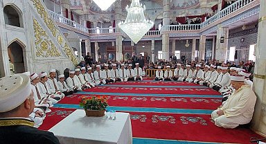 Hafız öğrencilere icazet programı