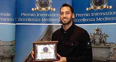Hakan Çalhanoğlu, Santarelli, Hüseyin Yücel ve Mehmet Akif Üstündağ'a İtalya'dan ödül