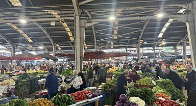 Halk pazarında fiyatların yüksek olması ilgiyi düşürdü