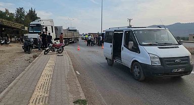 Hassa'da minibüsle çarpışan motosikletin sürücüsü yaralandı