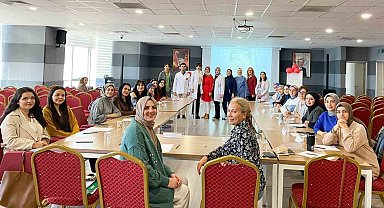 Hastanede "Anne Sütü ve Emzirme" eğitimi verildi