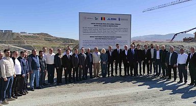 Hatay'da ayakkabıcılar ortak kullanım, üretim tesisinin temeli atıldı