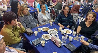 Her ay 2 gün erkekler eve kadınlar lokale gidiyor