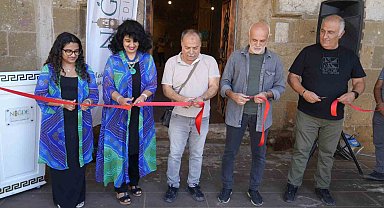 Hint Asıllı Ressam Sherreen ve kızı Tia Niğde'de resim sergisi açtı