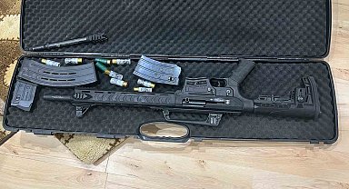 Hırsızlık yaptığı iddia edilen 3 şahıstan biri yakalandı