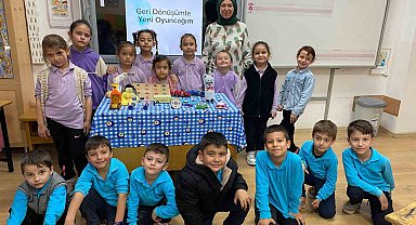 Hisarcık'ta atık materyaller miniklerin elinde oyuncağa dönüştü