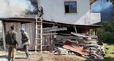 İki katlı ev yandı