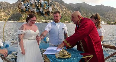 İngilizler en çok Marmaris'te evlenmeyi seviyor