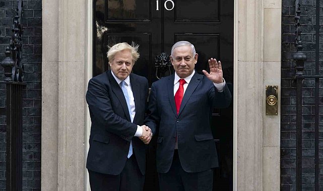 İngiltere'nin eski Başbakanı Johnson: "Netanyahu'nun kullandığı şahsi banyomda dinleme cihazı bulundu"