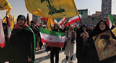 İran halkından "Gerçek Vaad 2" operasyonuna destek gösterisi