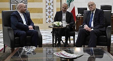 İran Meclis Başkanı Galibaf kendi kullandığı uçakla Beyrut'a geldi