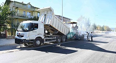 Isparta'da asfalt çalışmaları devam ediyor