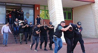 Isparta'da cadde ortasındaki silahlı kavgayla ilgili 9 kişi tutuklandı