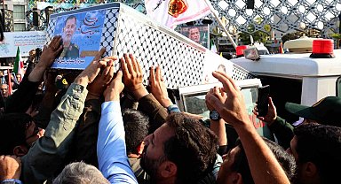 İsrail saldırısında öldürülen İranlı General Nilfuruşan için cenaze töreni düzenlendi