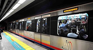 İstanbul'un en yoğun kullanılan geçidi Marmaray 11'inci yaşını yolcu rekoruyla kutladı