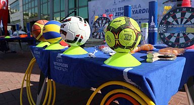 İzmir Büyükşehir'den bin 518 okula 22.5 milyon TL'lik spor malzemesi desteği