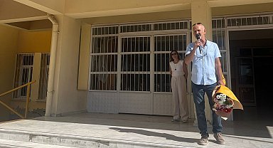 İzmir'de 48 yıllık öğretmene duygusal veda