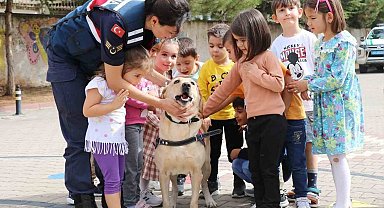 Jandarma çocukları bilgilendirdi
