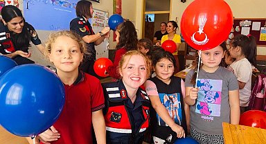 Jandarma kız çocuklarını unutmadı