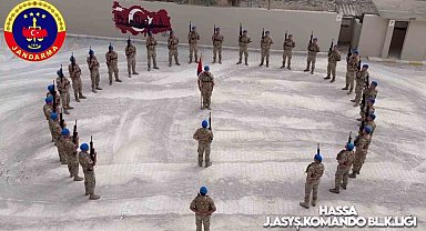 Jandarma komandolardan gururlandıran yemin