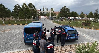 Jandarmadan uyuşturucu tacirlerine darbe: 3 tutuklama