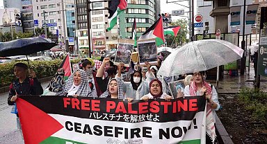 Japonya'da İsrail'in Gazze'deki katliamına karşı protesto yürüyüşü