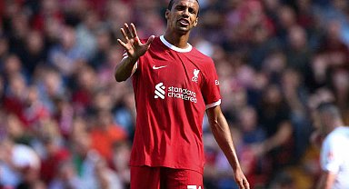 Joel Matip futbolu bıraktığını açıkladı