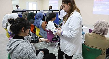 Kadınlar kansere karşı bilinçlendiriliyor