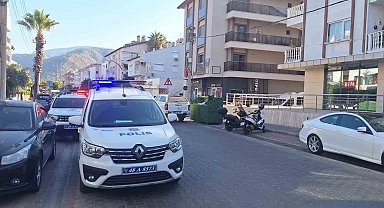 Kafasına şişe ile vurup sırtından bıçaklayarak öldürdü