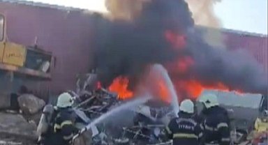 Kahramanmaraş'ta hurdalık yangını