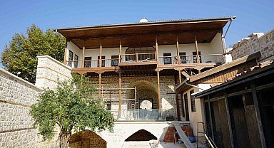 Kahramanmaraş'ta tarihi mekanlarda asrı felaketinin izleri siliniyor
