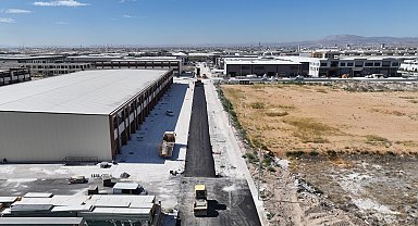 Karatay'da sanayi bölgelerinde asfalt çalışmaları sürüyor