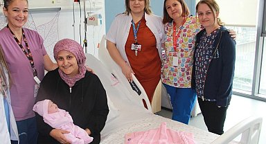 Karnında kitle tespit edildi, henüz 22 saatlikken ameliyat edildi