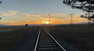 Kars'ta gün batımı kartpostallık görüntüler ortaya çıkardı