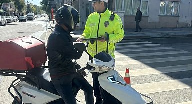 Kars'ta motosiklet kuryeler denetlendi