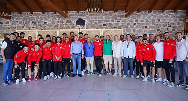 Karşılaşma öncesi moral depoladılar