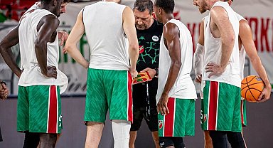 Karşıyaka, Bahçeşehir Koleji deplasmanında