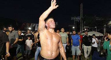 Kaş Güreşleri'nin Başpehlivanı İsmail Balaban oldu