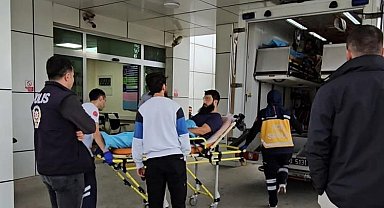 Kavgayı ayırmak isterken kendisine saldıran 4 kişiyi silahla vurdu