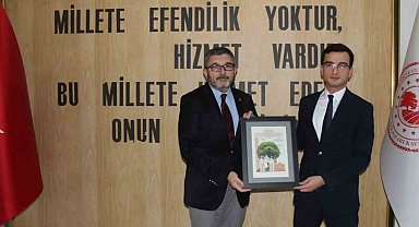 Kaymakam Ardal'dan, Rektör Kaplancıklı'ya tablo