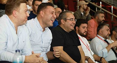 Keçiören Belediyesi Kadın Voleybol Takımı, galibiyetle başladı