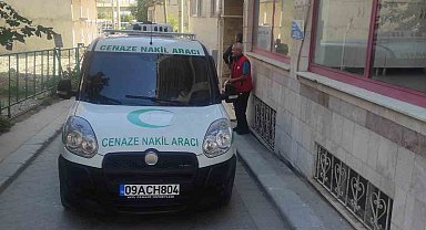 Kendisinden haber alınamayan şahıs yaşadığı apartmanda ölü bulundu