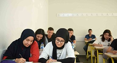 Kepez'den öğrencilere YKS'ye hazırlık desteği