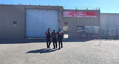 Kesinleşmiş 30 yıl cezası bulunan uyuşturucu taciri yakalandı