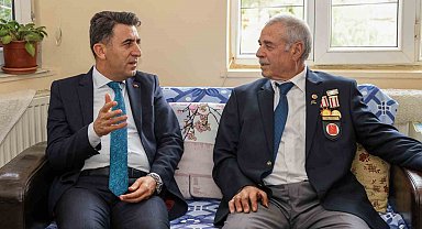 Kıbrıs Gazisi Mustafa Demirbaş'a anlamlı ziyaret